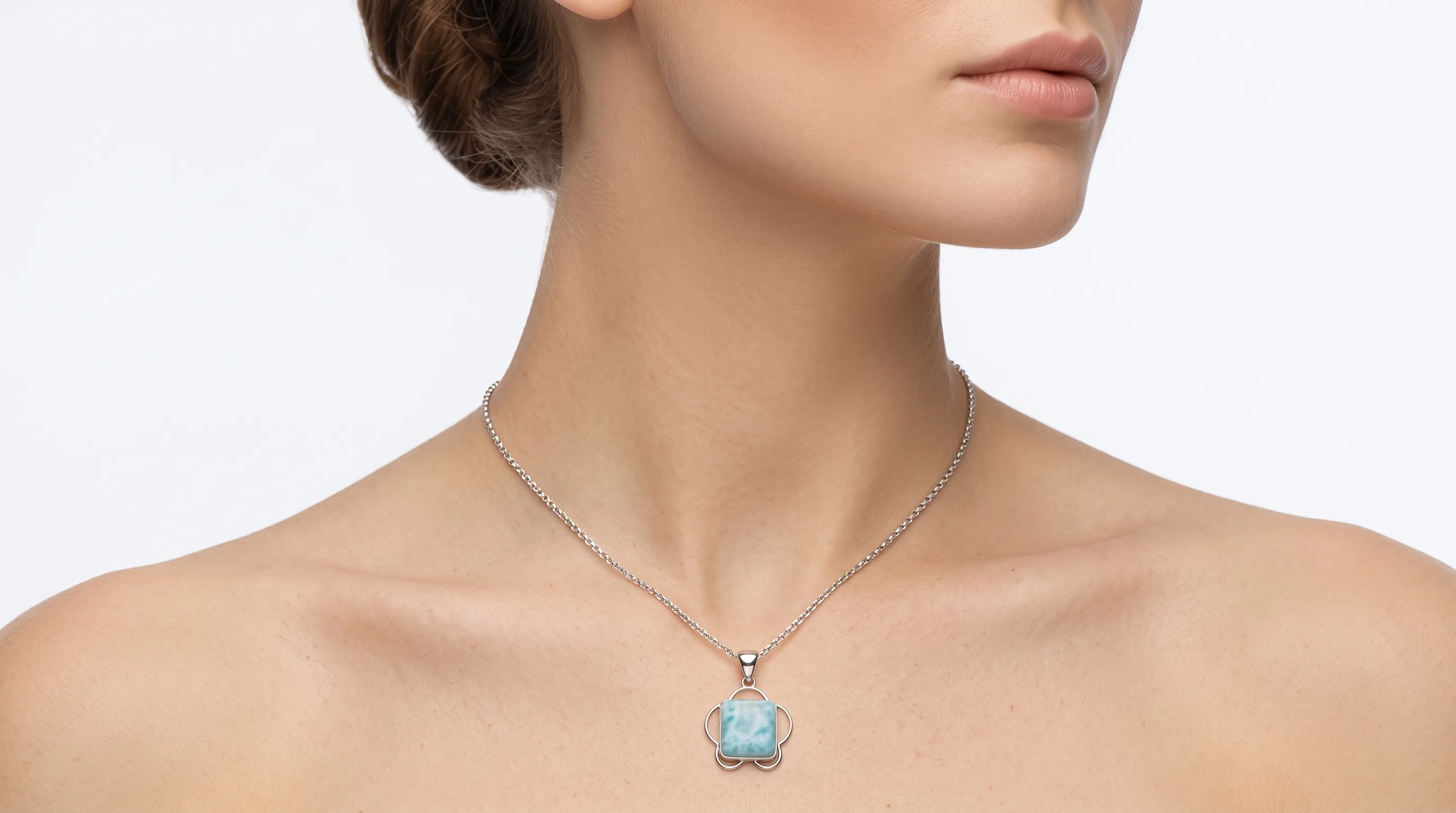 Dije Cuadrado Floral Larimar Necklace - Editorial
