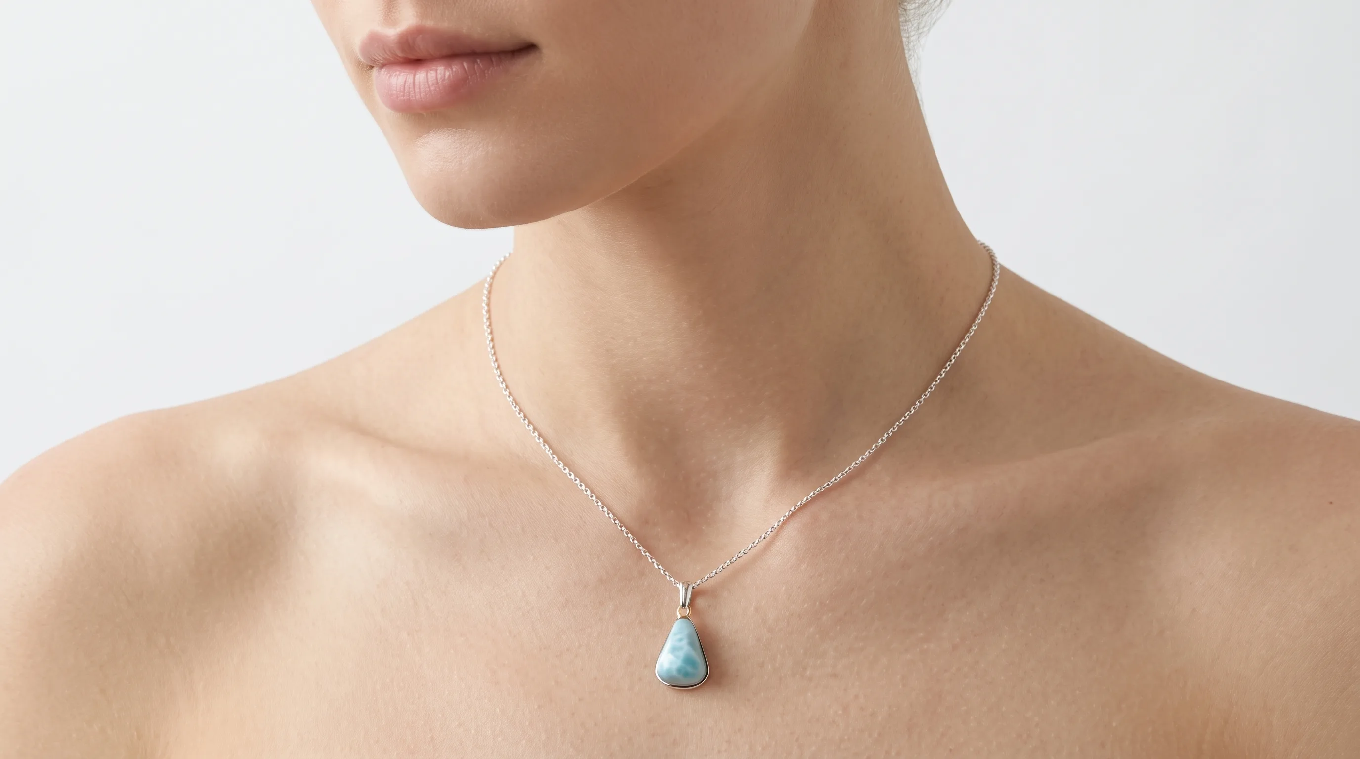 Teardrop Pendant Asimetrica Larimar Necklace - Editorial