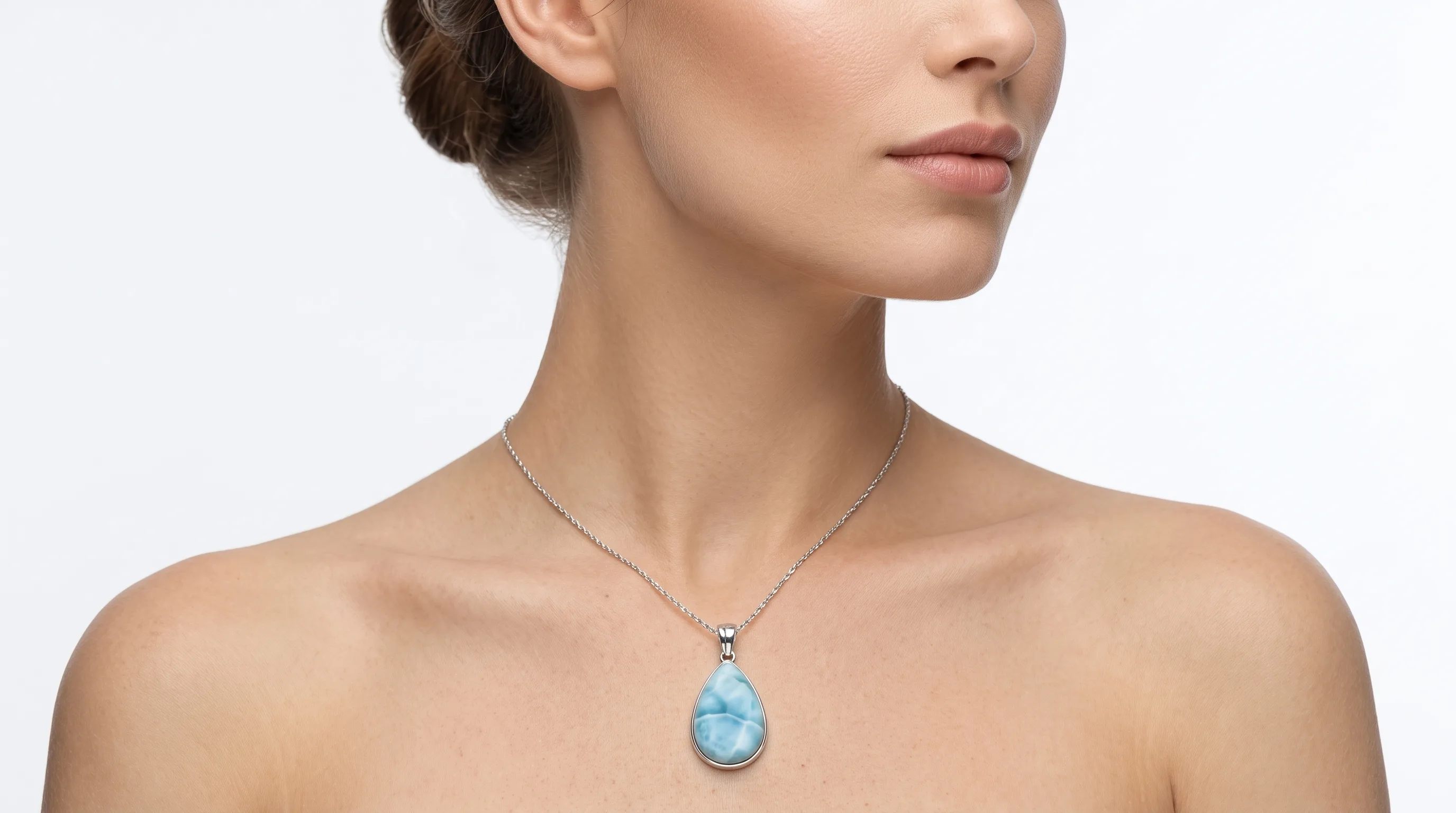 Teardrop Pendant Bisel Liso Larimar Necklace - Editorial
